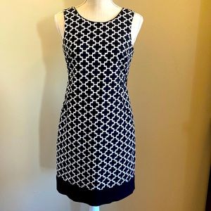 WHITE HOUSE BLACK MARKET SIZE 2 DRESS